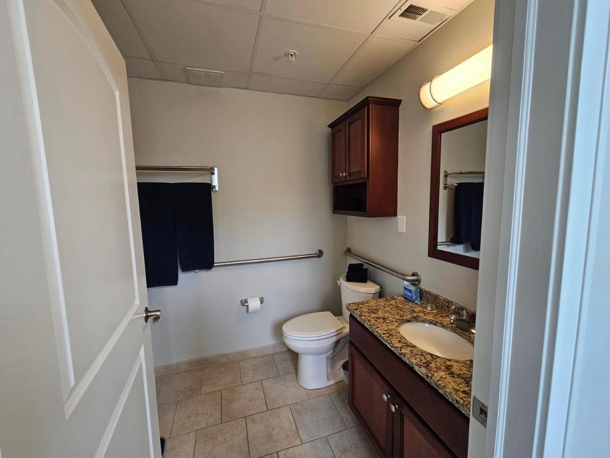 Gorgeous And Spacious Studio At The Historic Inman - 200 Champaign Bagian luar foto