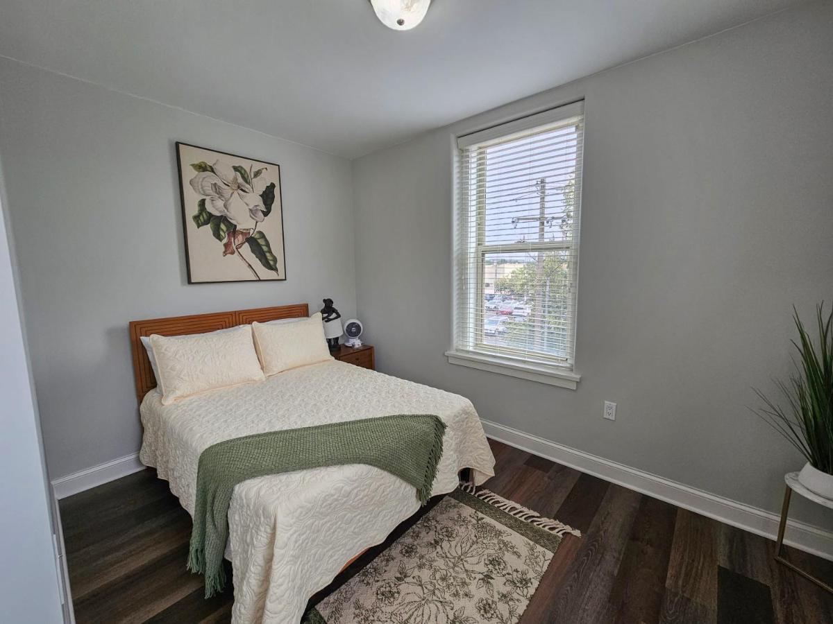 Gorgeous And Spacious Studio At The Historic Inman - 200 Champaign Bagian luar foto