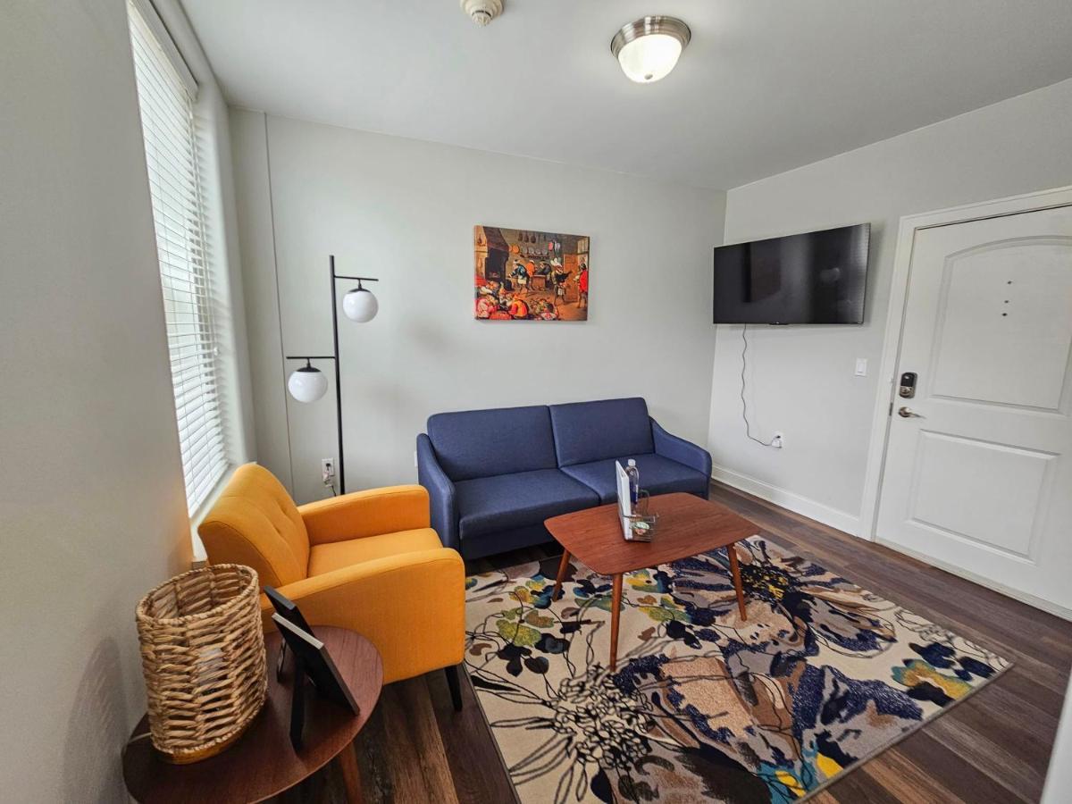 Gorgeous And Spacious Studio At The Historic Inman - 200 Champaign Bagian luar foto